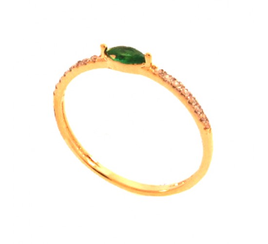 Anel solitario navete 6mm verde esmeralda zirconia cristal nas laterais. 140036