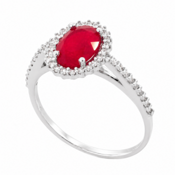 Anel oval vermelho rubi com zirconia cristal nas laterais, prata. 341135
