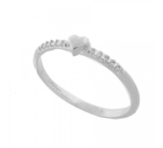 Anel fino com coracao liso e zirconia cristal nas laterais, prata. 341206