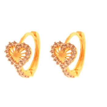 Brinco argola pequena coracao vazado com zirconia cristal em volta. 7mm. 150032