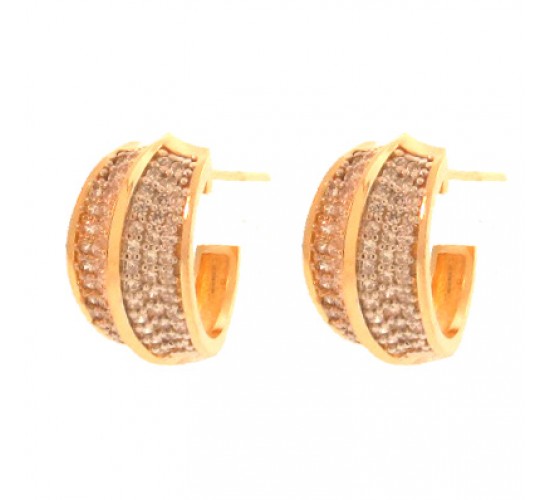 Brinco meia argola media zirconia cristal filete liso no centro. 16x10mm. 151383