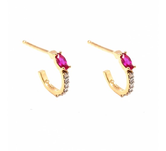 Brinco meia argola pequena fina zirconia cristal e navete vermelho. 11mm. 151442