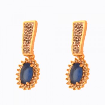 Brinco oval pedra maior azul safira com zirconia cristal em volta e na haste. 20x8mm. 151664