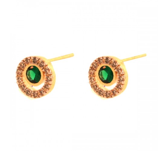 Brinco circulo vazado zirconia cristal com zirconia maior verde no centro. 8mm. 151666