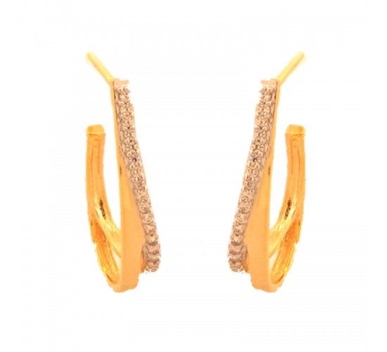 Brinco meia argola ovalada lisa e zirconia cristal na lateral. 22mm. 151722
