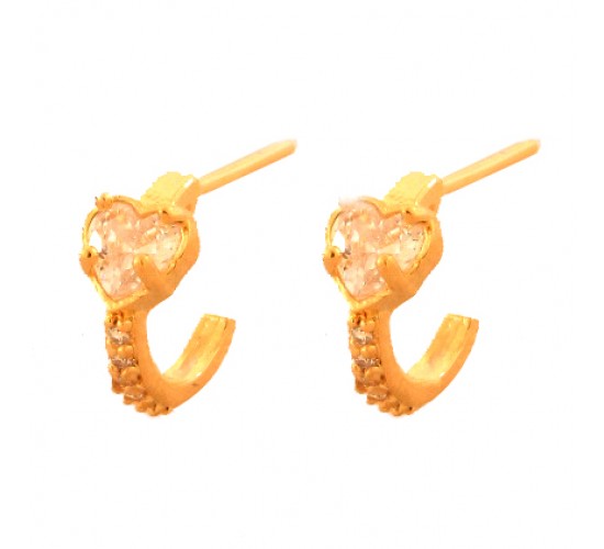 Brinco meia argola pequena com coracao zirconia branca. 10x5mm. 1517390