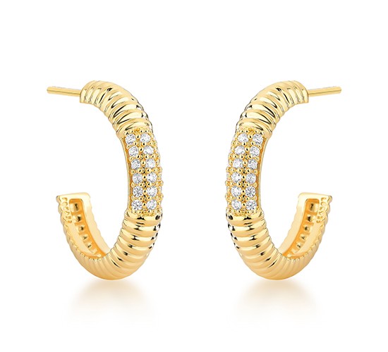 Brinco meia argola riscado, centro com zirconia cristal. 17mm. 1535360