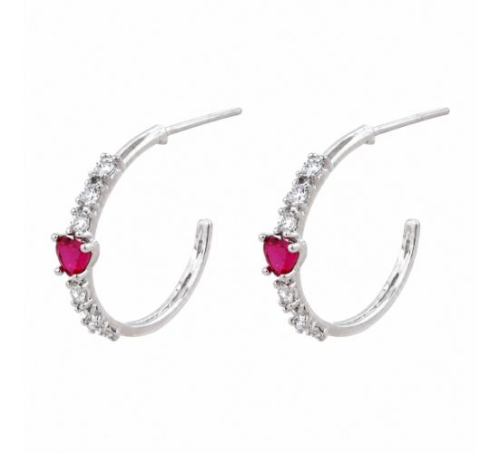 Brinco meia argola media fina zirconia cristal e coracao vermelho, prata. 350021