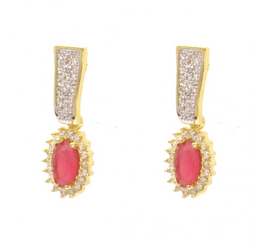 Brinco oval pedra maior vermelho rubi com zirconia cristal em volta e na haste. 20x8mm. 151608